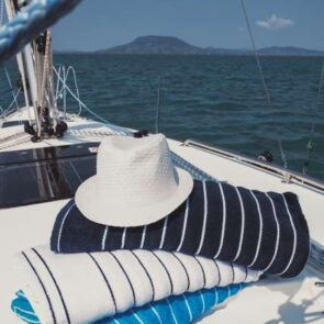 OLIMA prugasti ručnik za plažu OL2000